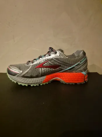 Used Brooks GTX bike — image 9 of 13