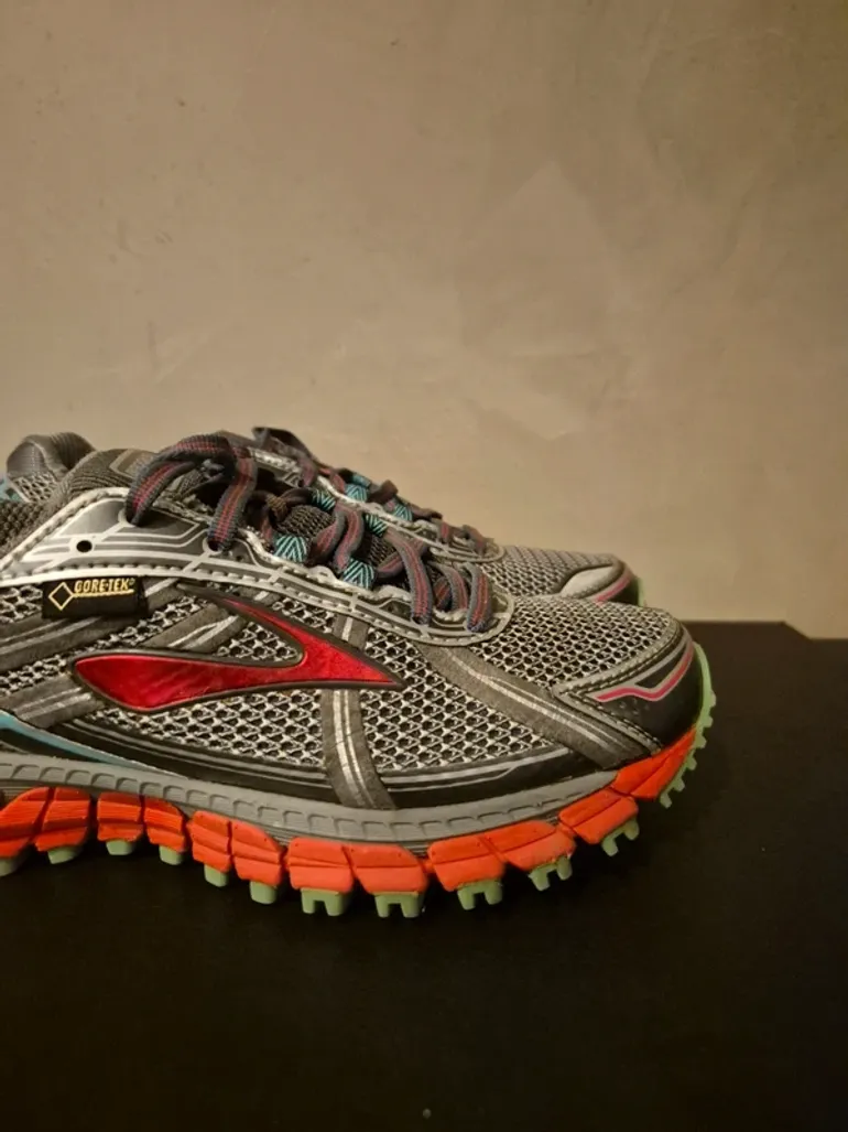 Used Brooks GTX bike — image 3 of 13