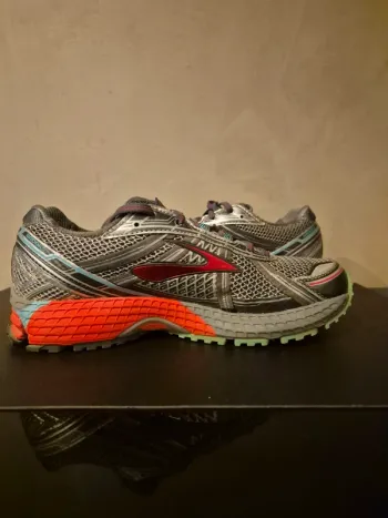 Used Brooks GTX bike — image 8 of 13