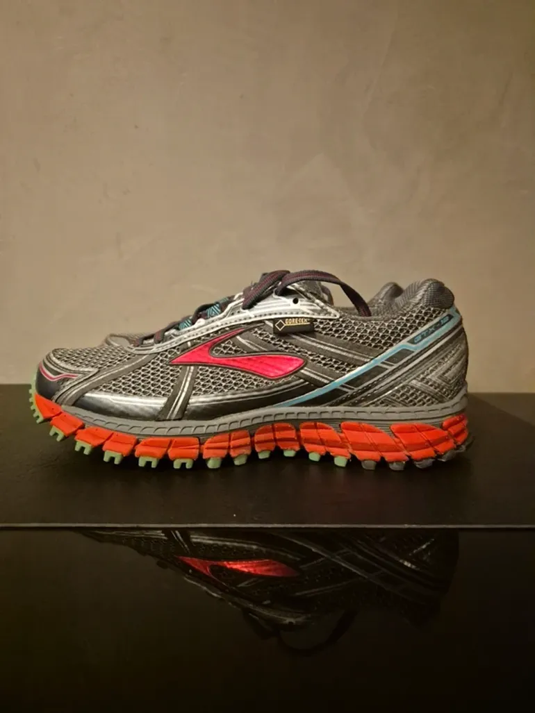 Used Brooks GTX bike — image 4 of 13
