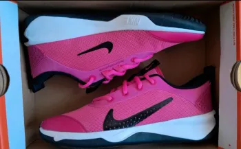 Použité Nike Omni Multi-Court GS Running Shoes