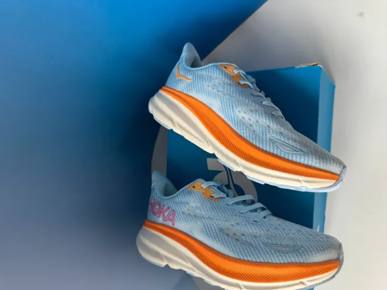Hoka Running Shoes Size 38 bike de segunda mano — imagen 3 de 4