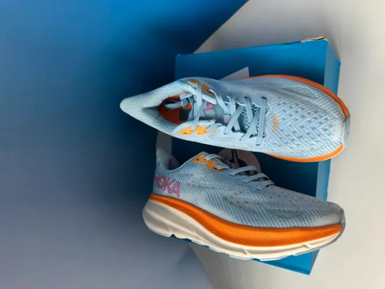 Hoka Running Shoes Size 38 bike de segunda mano — imagen 2 de 4