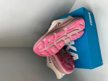Hoka Shoes size 36 bike d'occasion — image 4 sur 5