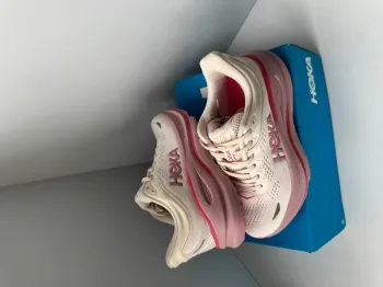 Hoka Shoes size 36 bike d'occasion — image 3 sur 5