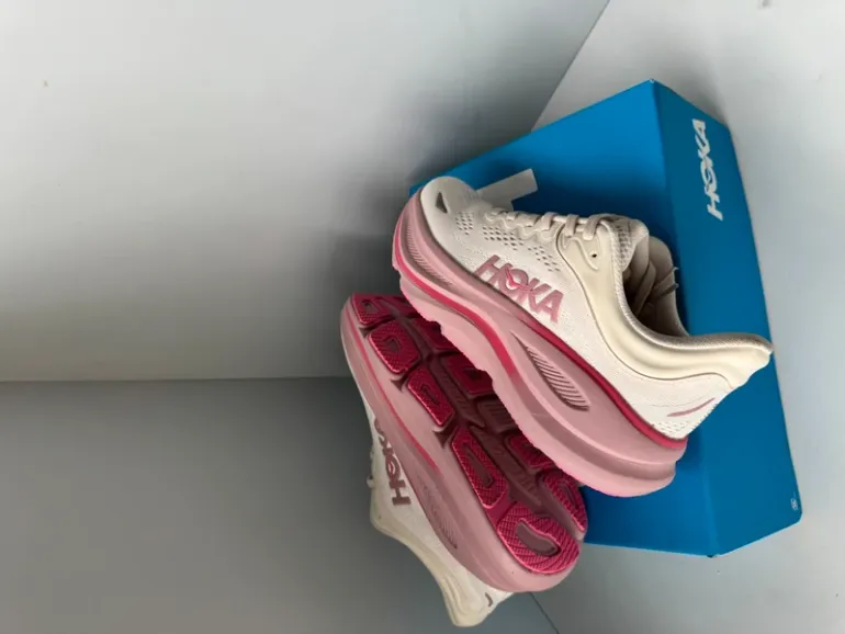 Hoka Shoes size 36 bike d'occasion — image 5 sur 5