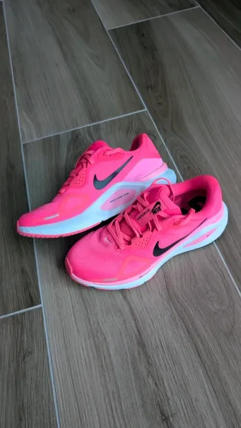 Použité Rose Nike Running Shoes 2026 bike — obrázek 2 z 12