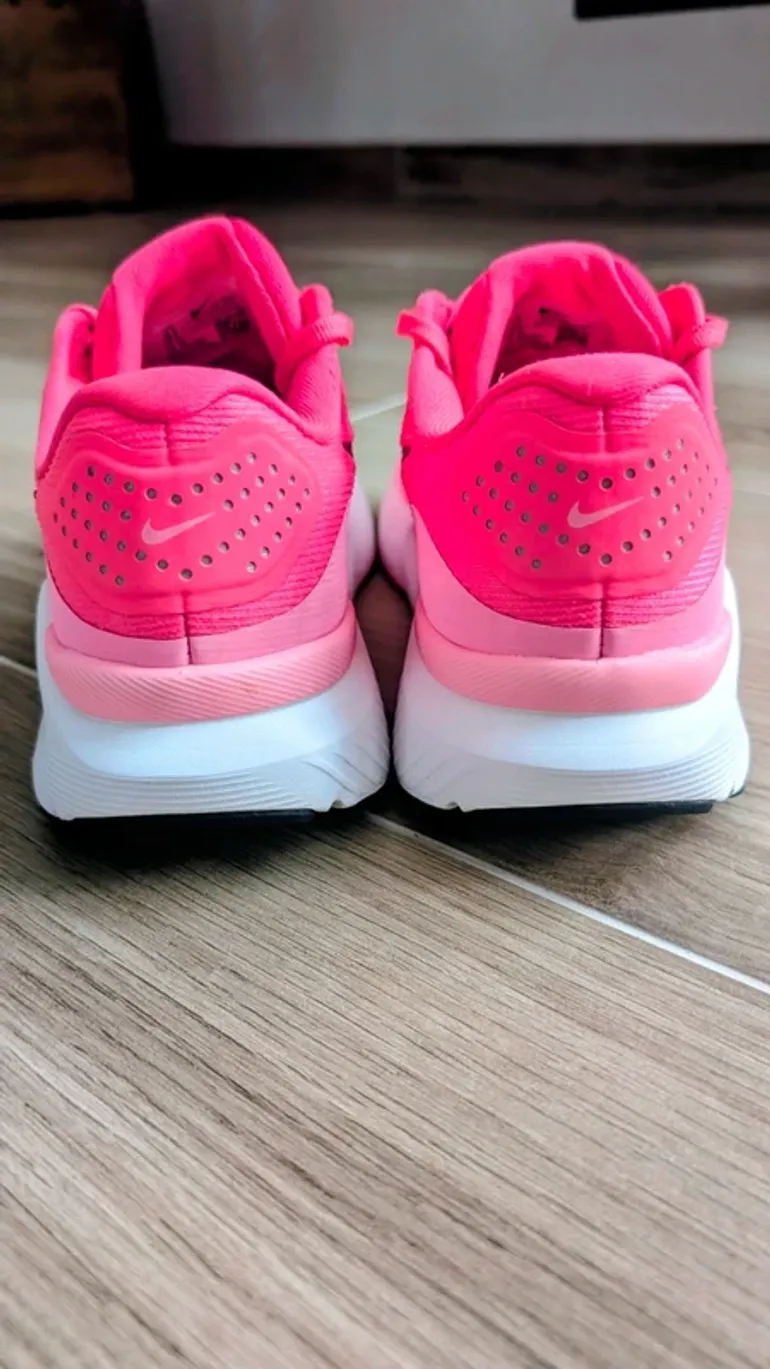 Použité Rose Nike Running Shoes 2026 bike — obrázek 11 z 12
