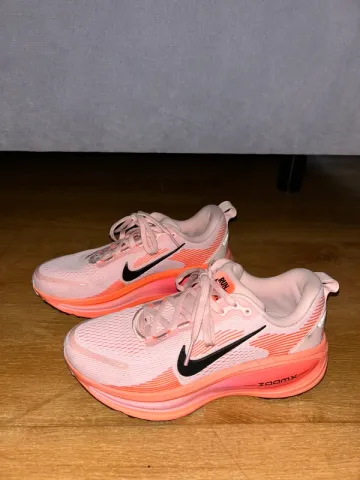 Brugt Nike Vomero Running Shoes