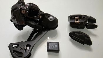 Tweedehands Shimano XT Di2 RD-M8250 2026 Drivetrain & Pedals