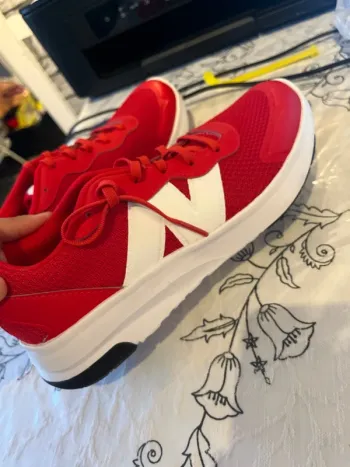 New Balance Shoes bike usato — immagine 2 di 3