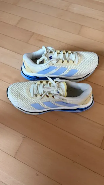 Gebrauchtes Adidas Adistar BYD Running Shoes