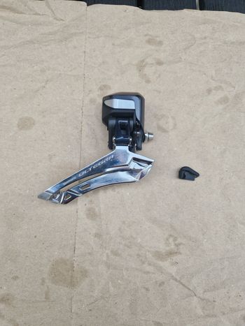 Used Shimano Ultegra DI2 11-s forskifter 2024 Drivetrain & Pedals