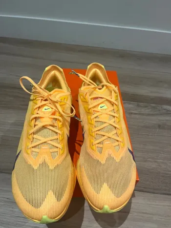 Used Nike ZoomX Vaporfly Next% 4 bike — image 6 of 10