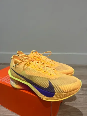 Used Nike ZoomX Vaporfly Next% 4 bike — image 5 of 10