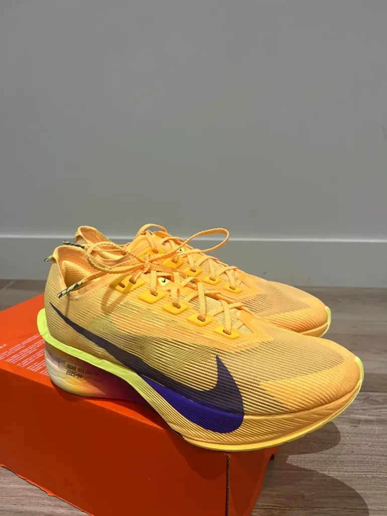 Used Nike ZoomX Vaporfly Next% 4 bike — image 5 of 10