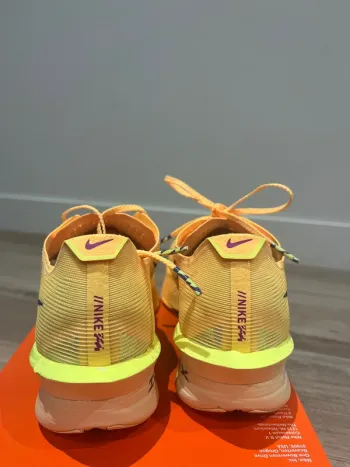 Used Nike ZoomX Vaporfly Next% 4 bike — image 7 of 10