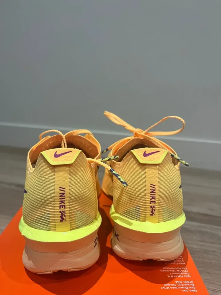 Used Nike ZoomX Vaporfly Next% 4 bike — image 7 of 10