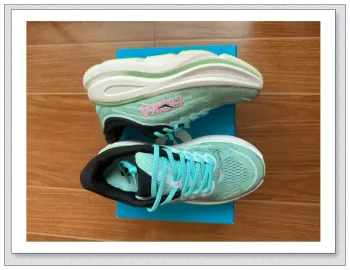 Używany Hoka Shoes Size 40 Running Shoes