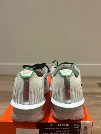 Used Hyper ZoomX Vaporfly Next%4 bike — image 6 of 10