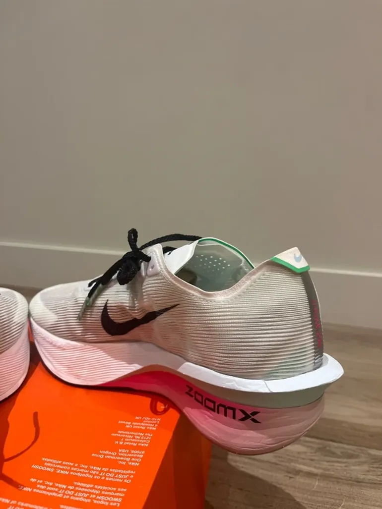 Used Hyper ZoomX Vaporfly Next%4 bike — image 3 of 10