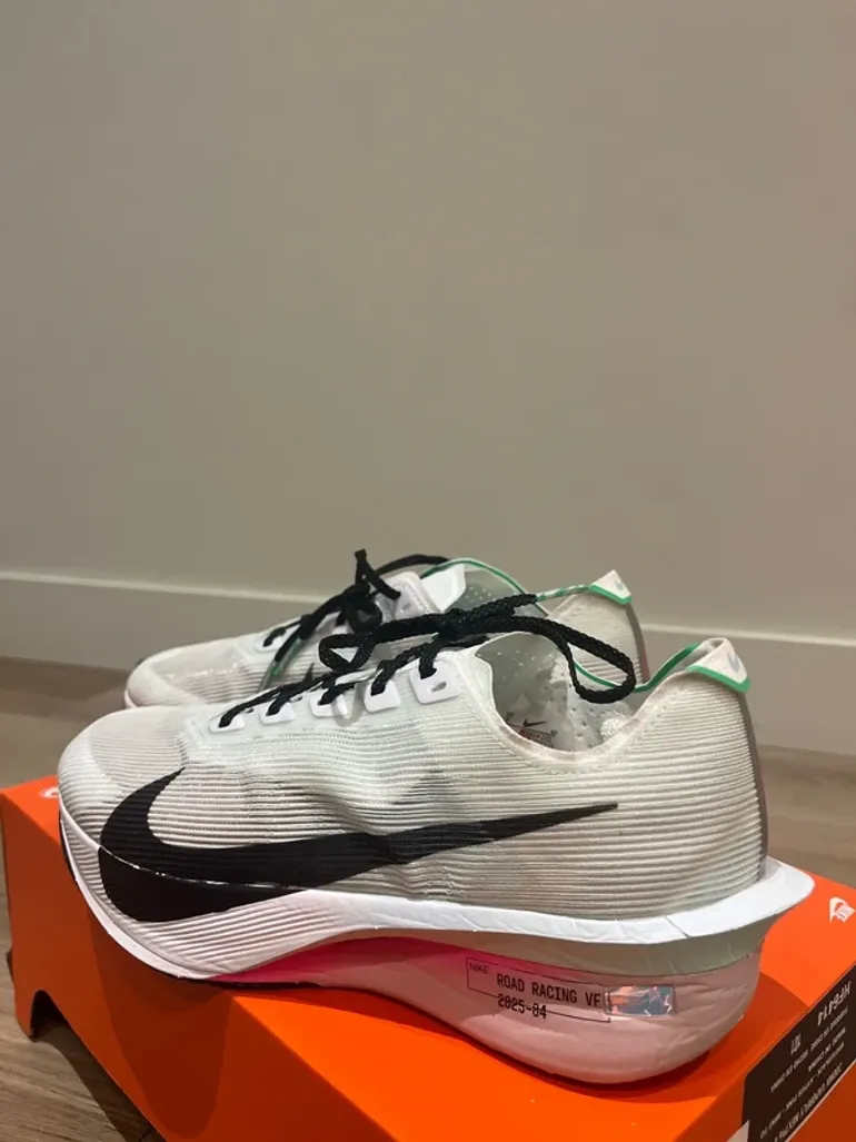 Used Hyper ZoomX Vaporfly Next%4 bike — image 2 of 10