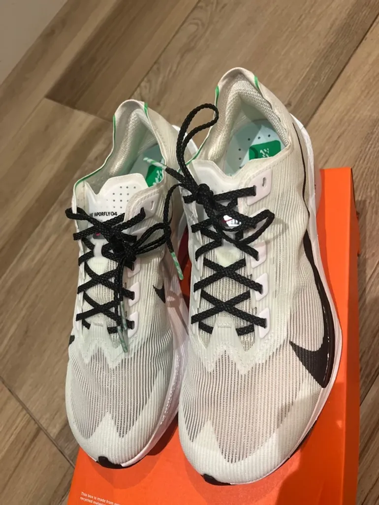 Used Hyper ZoomX Vaporfly Next%4 bike — image 7 of 10