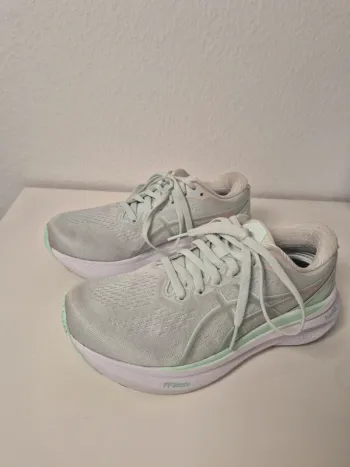 Używany Premium Gel-Kayano 30 bike — zdjęcie 2 z 12