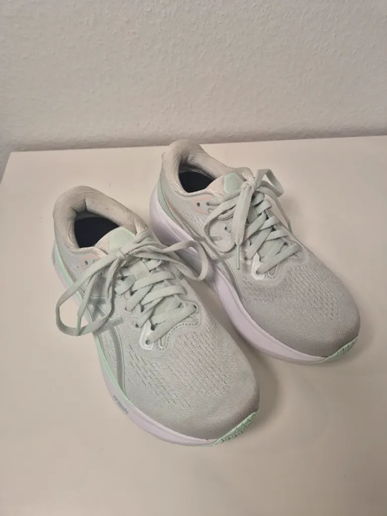 Używany Premium Gel-Kayano 30 bike — zdjęcie 4 z 12
