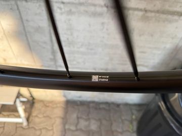 Used Dt Swiss E 1800 2024 bike — image 3 of 23