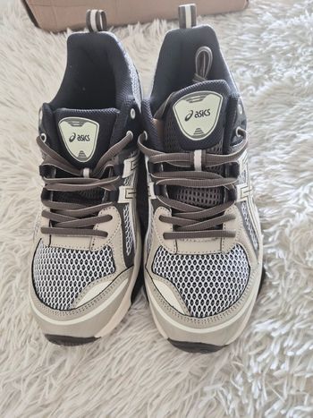 Used Asics Gel-Quantum Kinetic Running Shoes