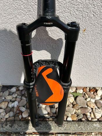 Gebrauchtes RockShox Lyrik RC2 Charger 2 RC2 bike — Bild 2 von 3