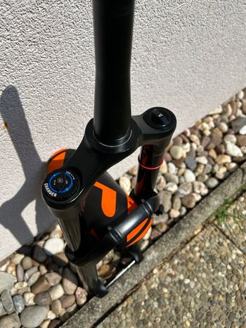 Gebrauchtes RockShox Lyrik RC2 Charger 2 RC2 bike — Bild 3 von 3