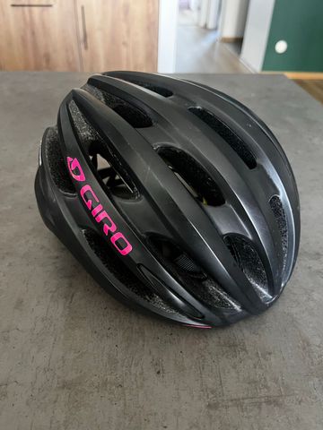 Used Giro Saga Helmet bike — image 1 of 6