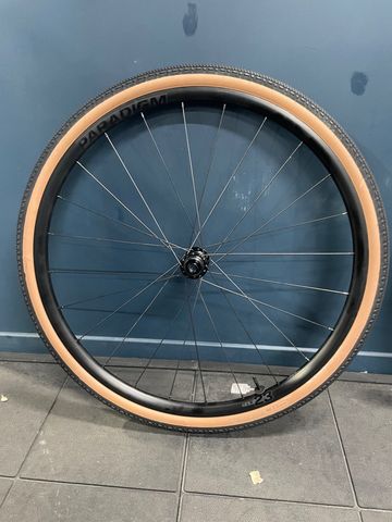 Używany Bontrager Paradigm TLR 23 Wheels 2026 Wheels
