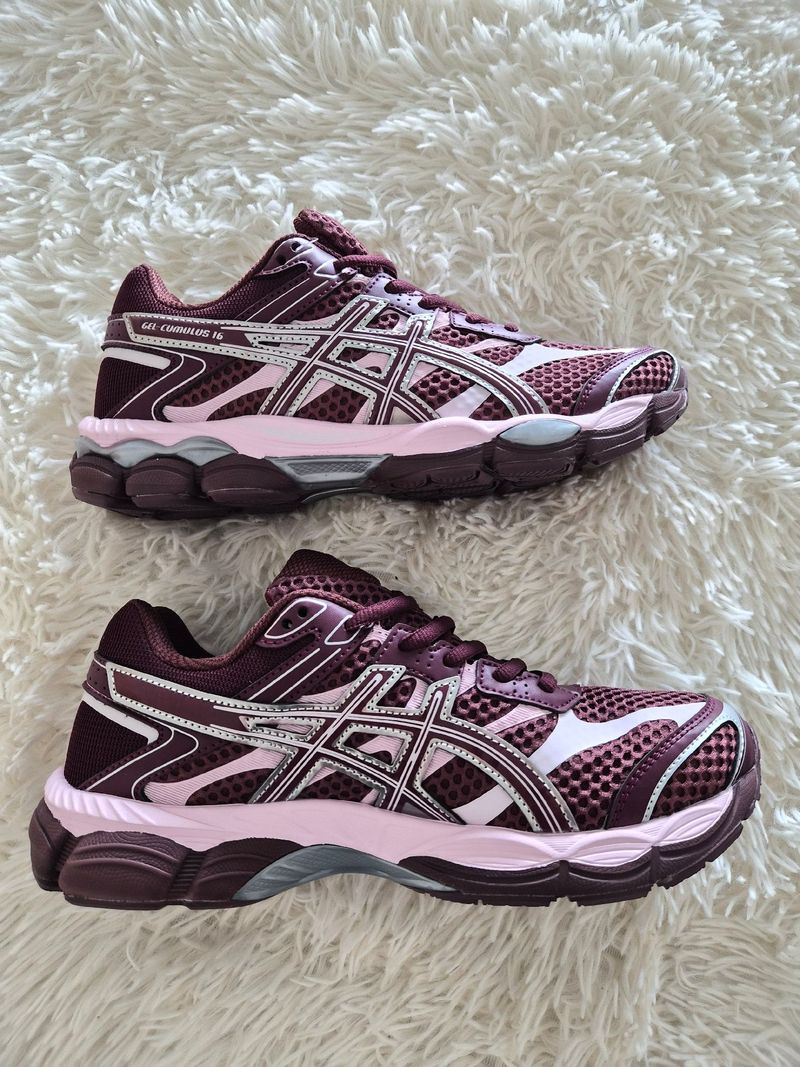 Used Asics Gel-Cumulus 16 Running Shoes