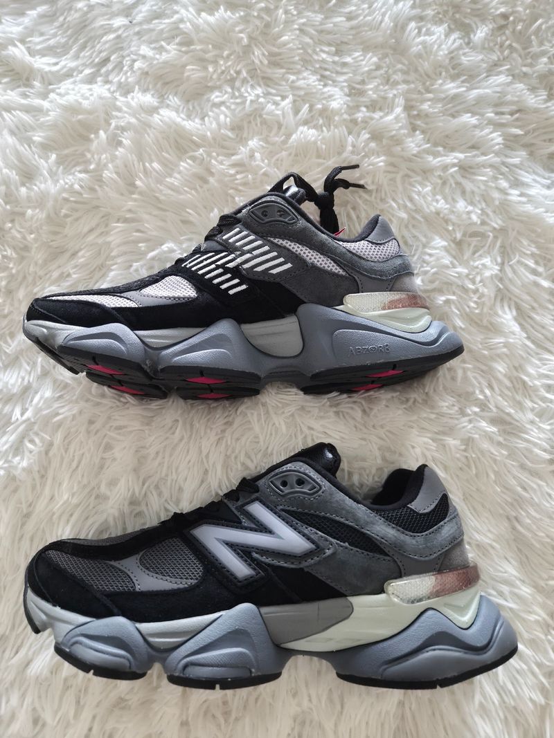 Gebrauchtes New Balance 9060 Running Shoes