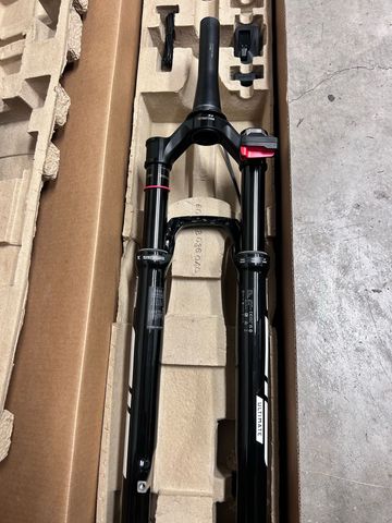 RockShox SID Ultimate SL Flight Attendant 2026 bike usato — immagine 2 di 6