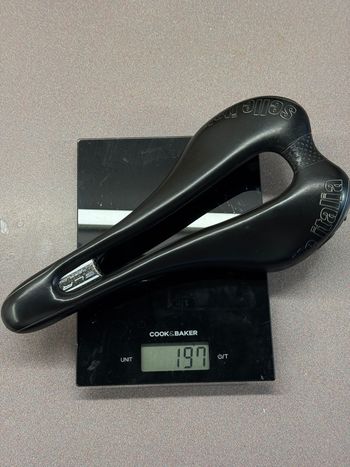 Selle Italia SLR Superflow Saddle, 130 mm Saddles & Seatposts usato