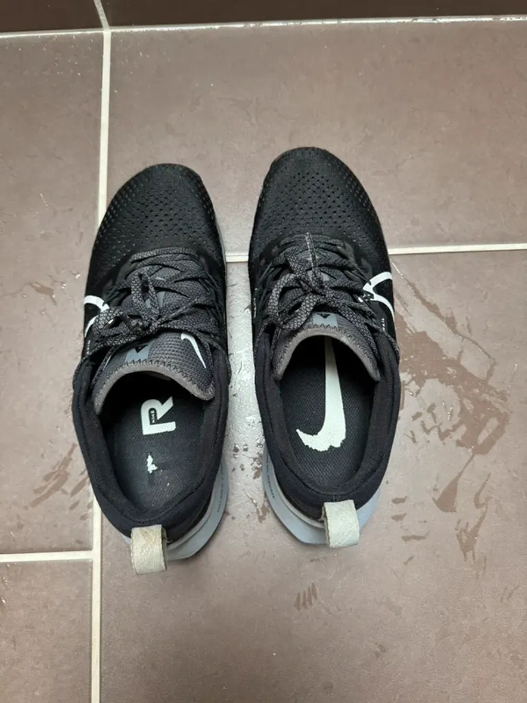 Used Nike Trail Running Shoes bike — image 5 of 8