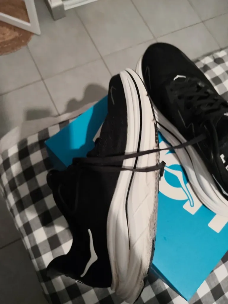 Used Hoka Clifton 10 bike — image 7 of 8