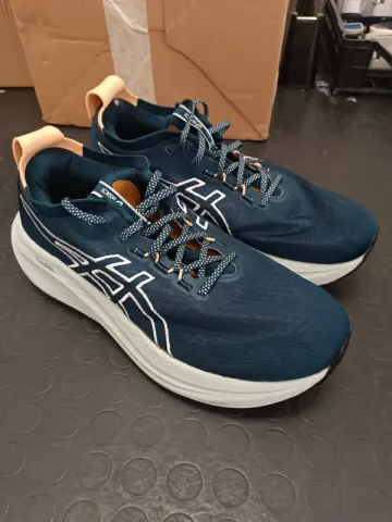 Gebrauchtes Asics Gel Nimbus 27 TR Running Shoes