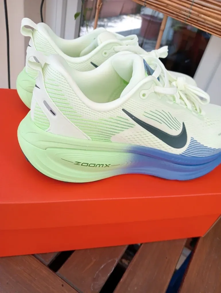 Used Nike Vomero 18 bike — image 9 of 9