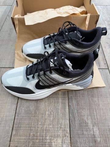 Nike Lunar Roam Running Shoes usato