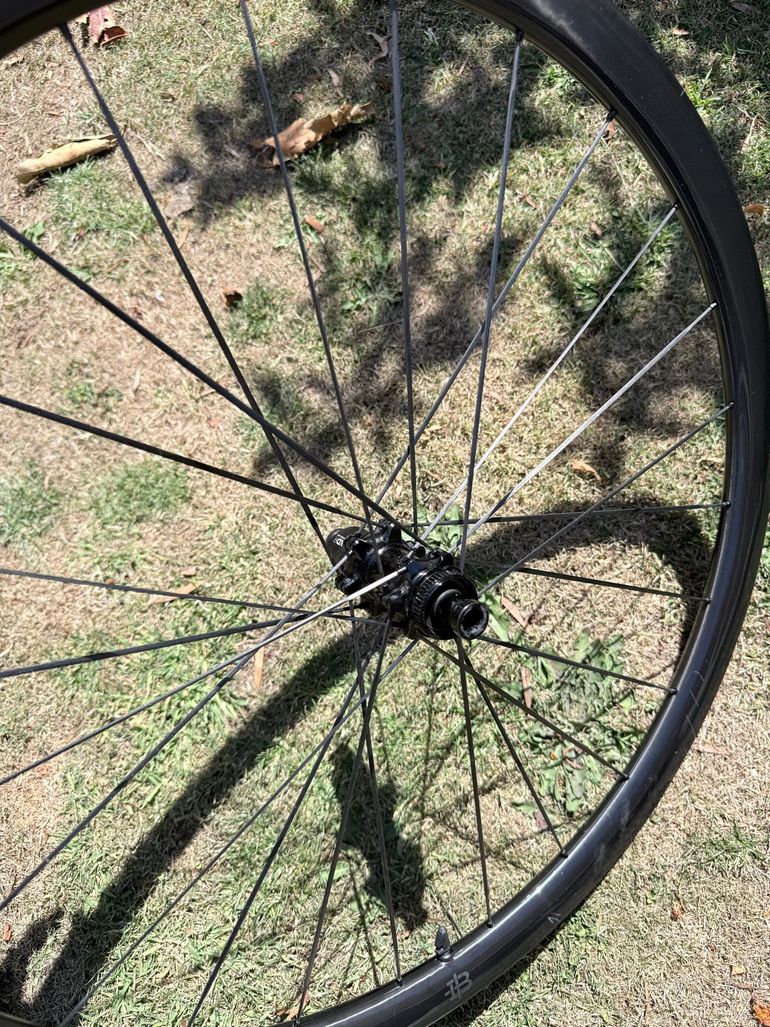 Brugt Black Inc 28/33 Carbon Wheels 2025 bike — billede 3 af 6