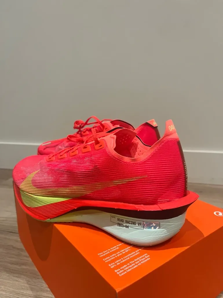 Used Nike ZoomX Vaporfly Next%4 bike — image 2 of 10