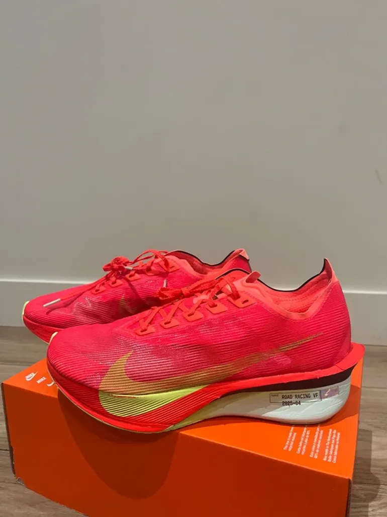 Used Nike ZoomX Vaporfly Next%4 bike — image 3 of 10