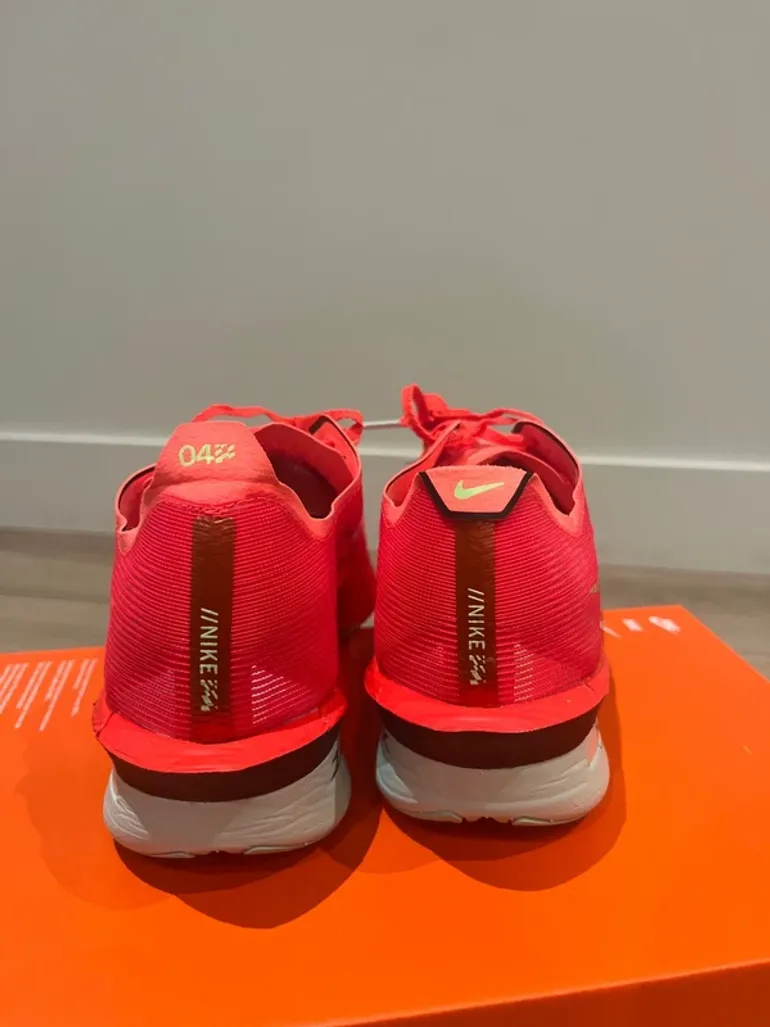 Used Nike ZoomX Vaporfly Next%4 bike — image 6 of 10