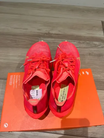 Used Nike ZoomX Vaporfly Next%4 bike — image 7 of 10