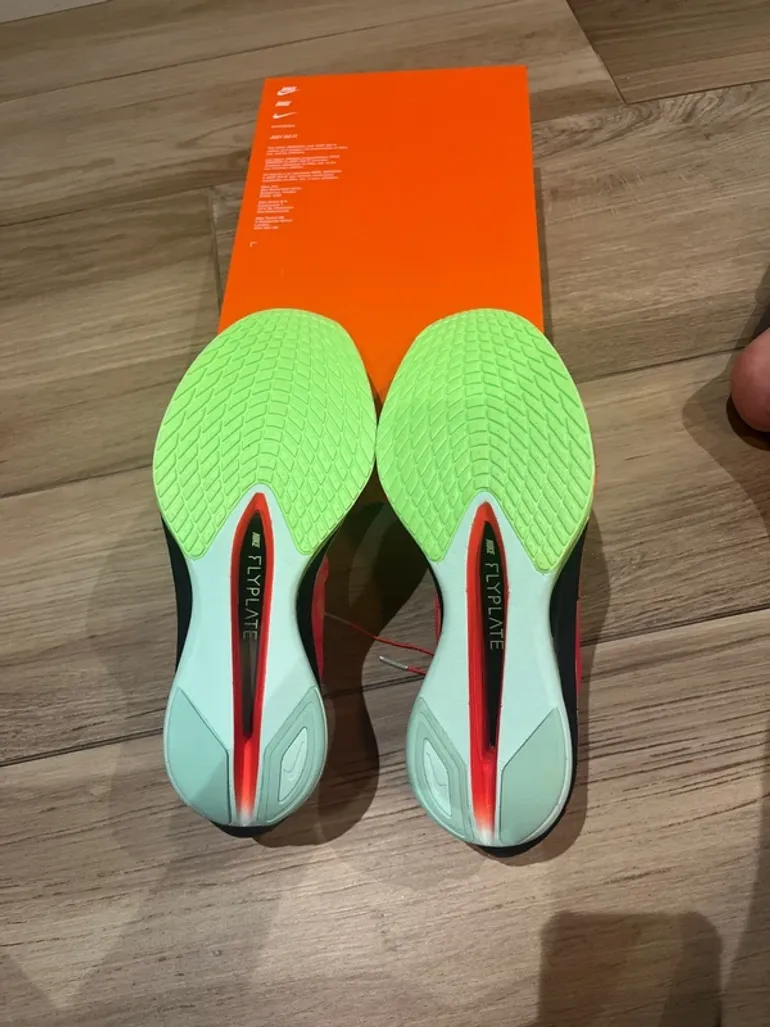 Used Nike ZoomX Vaporfly Next%4 bike — image 9 of 10
